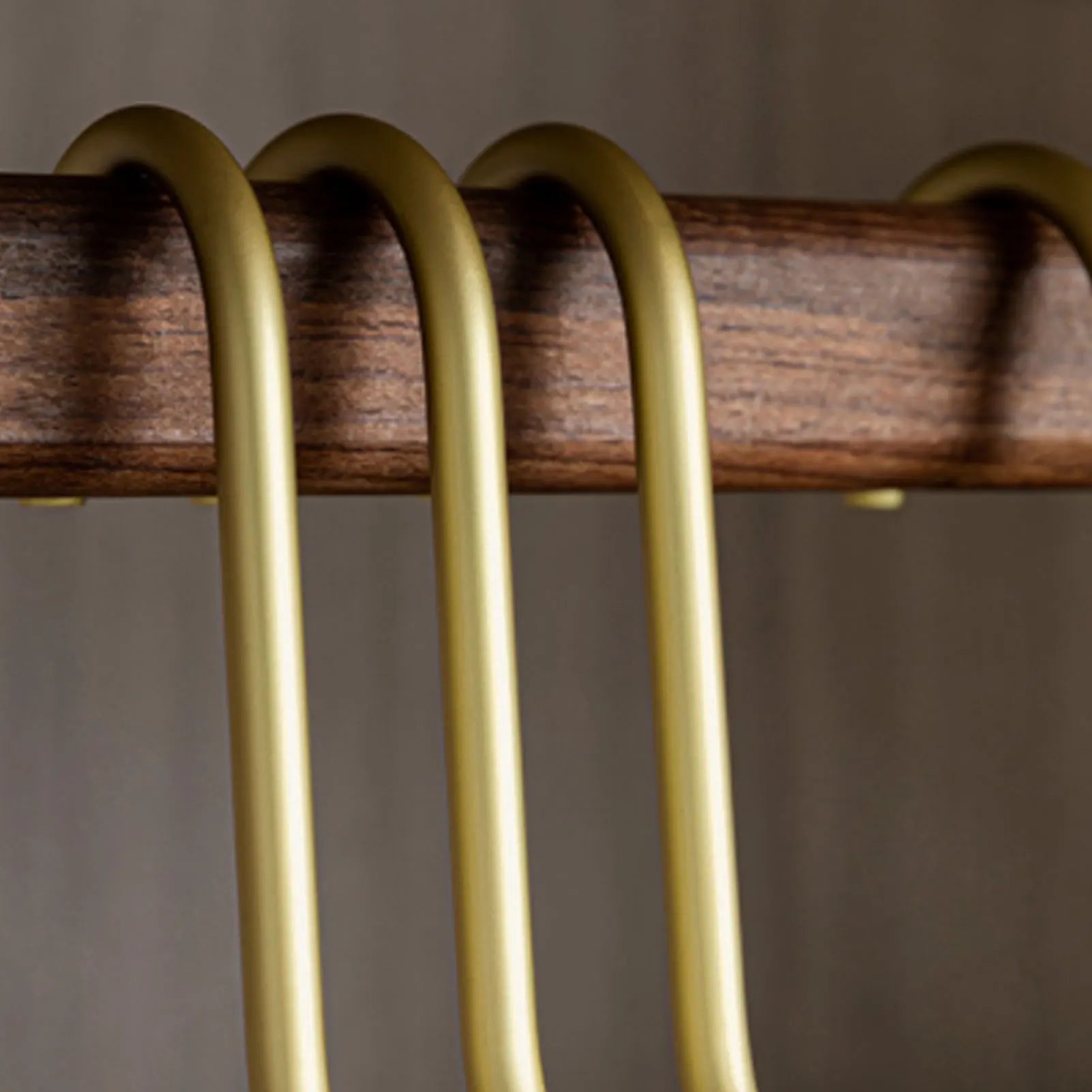 Space-Saving L-Shaped Hangers