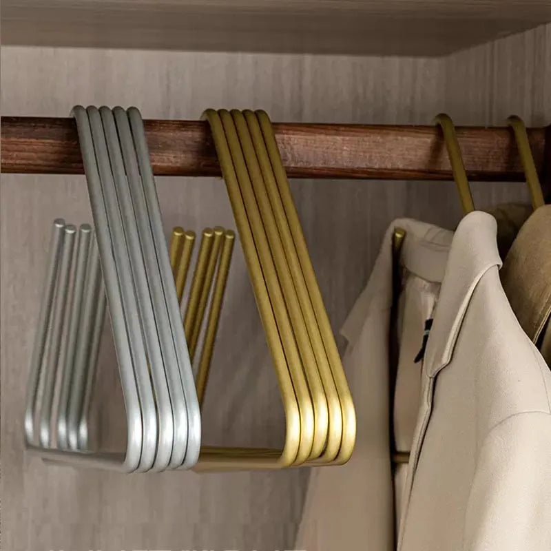 Triangular Space-Saving Hangers