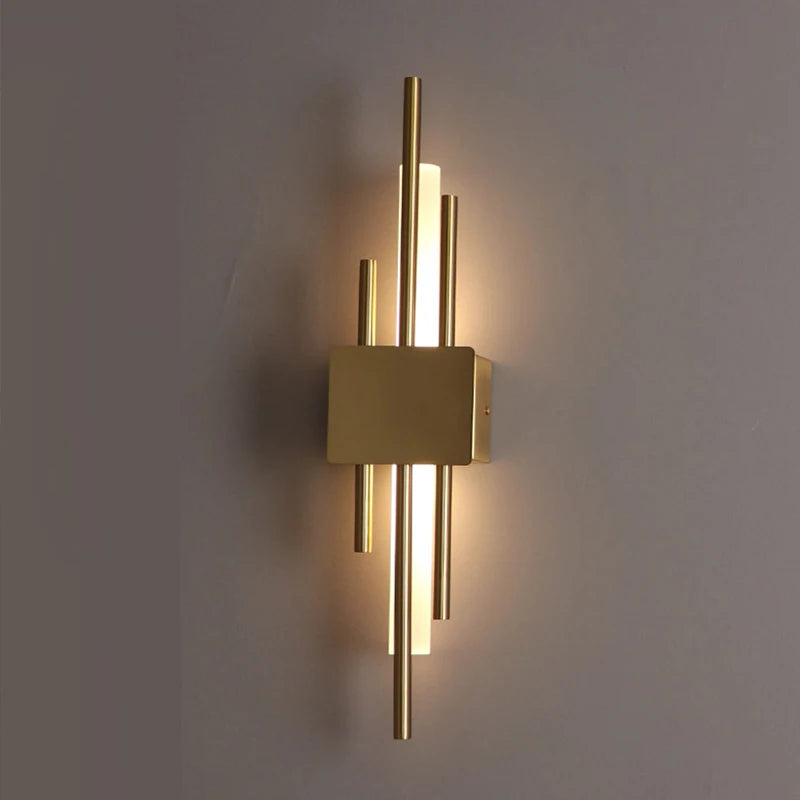 Lora Wall Lamp